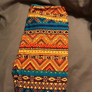 NWOT Lularoe “lion king” leggings